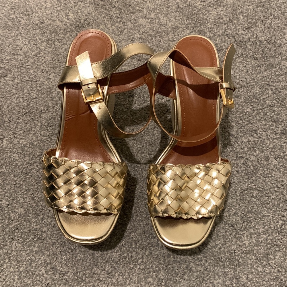 Idore Gold Platforms - Picture 2 of 10
